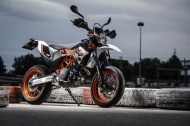 Предзаказ на супермотард KTM 690 SMC R 2017 года.