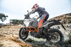 Путешествия и приключения: шины Metzeler, Michelin и Pirelli для туристических эндуро