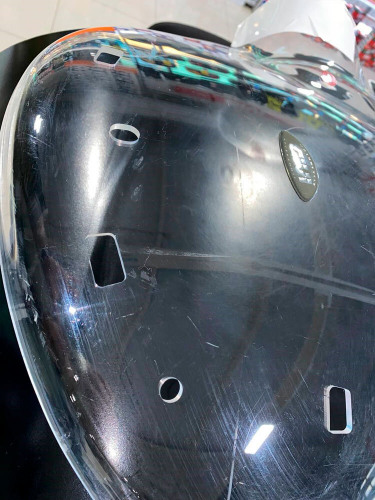 GIVI Стекло ветровое Suzuki AN 650 Burgman Executive (02-12) (Царапины по всей длине  стекла)