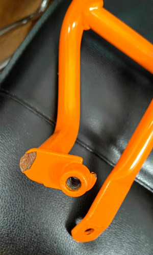 KTM Дуги для 125/200/390 Duke 11-16 (нет болтов крепления, потертости, скол)