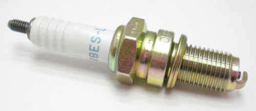 NGK DR8ES-L 058 свеча зажигания 