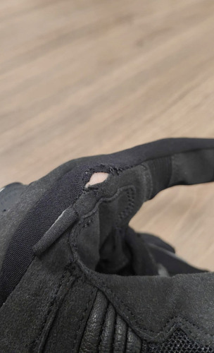 MCP Мотоперчатки Forester (Расходятся швы на левой перчатке на указательном,среднем пальцах и на ладони)