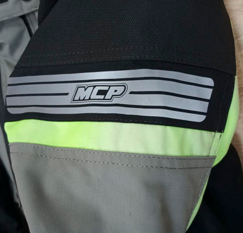 MCP Мотокуртка женская Camaro(выцвели желтые вставки на плечах, неравномерный цвет)