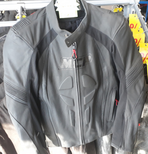 MCP Мотокуртка кожаная спортивная Aragon (отвалилась заклепка на шее)