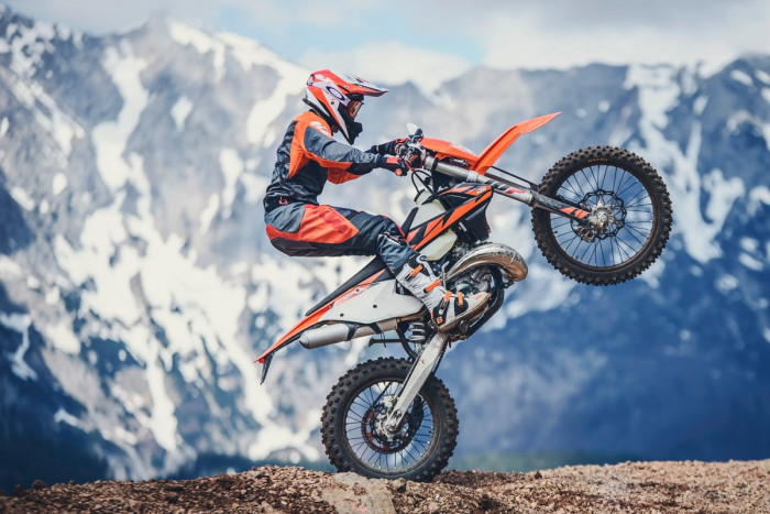 Новая поставка KTM: Новейшие KTM 250 EXC TPI в наличии.