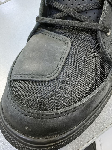 MCP Мотоботы Stone (надрыв ткани на левом мыске ботинка)