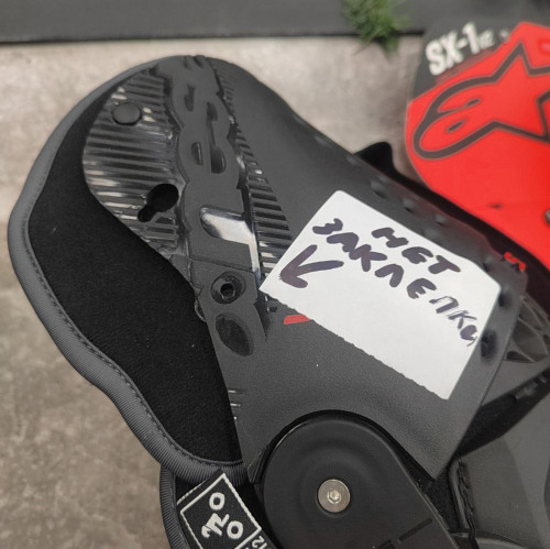 ALPINESTARS Защита колена SX-1 v2  KNEE PROTECTOR(На наколеннике отсутствует заклепка выше коленной чашечки)