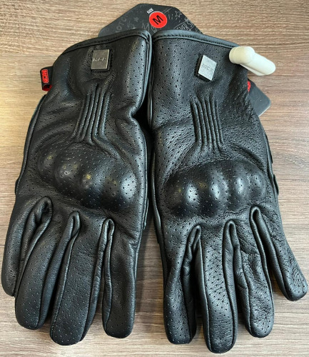 MCP Мотоперчатки классические Hound (На большом пальце правой перчатки торчит заводская резинка)