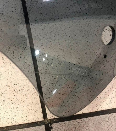 GIVI Стекло ветровое универсальное(царапины)