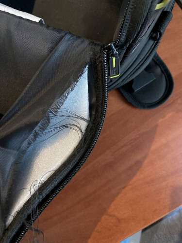 GIVI Cумка на бак мотоцикла 26 л.(Порвана подкладка и нет ремней крепления)