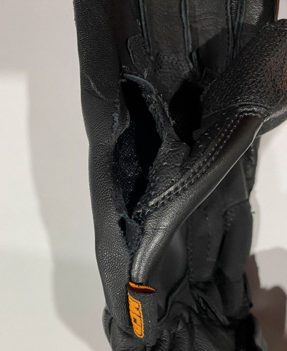 MCP Мотоперчатки спортивные Prime (Разрыв по шву в районе большого пальца)