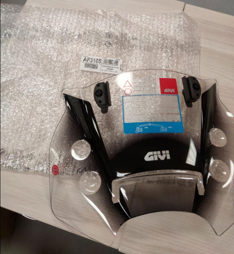 GIVI Стекло ветровое Suzuki DL1000 V-Strom (14-18) (царапины)