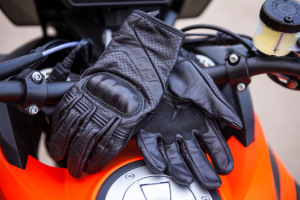 Сделано из кожи  