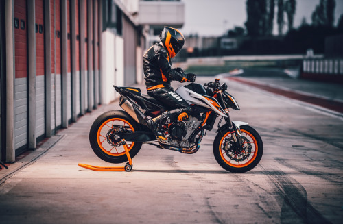 Нет пределов совершенству: Аксессуары для KTM 890 Duke R