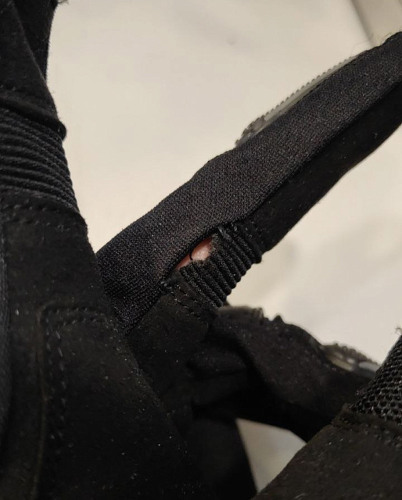 MCP Мотоперчатки Forester (расходится шов на указательном пальце левой перчатке)