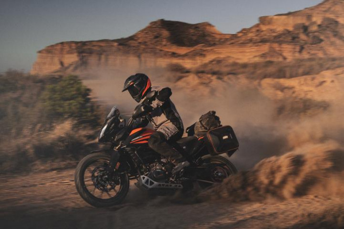 Маленький Adventure для больших путешествий:  KTM 390 Adventure появится в России этой весной 