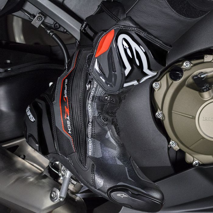 Шарнир голеностопа: дорожная спортивная обувь Alpinestars