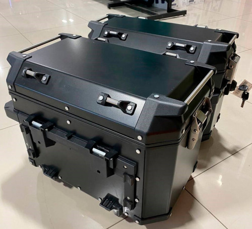 GIVI Комплект боковых кофров алюминиевых TREKKER OUTBACK(Потертости на крышках,царапины на кофре 48л)