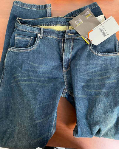 MCP Мотоджинсы мужские BANANA(Оторвана пуговица на застёжке)