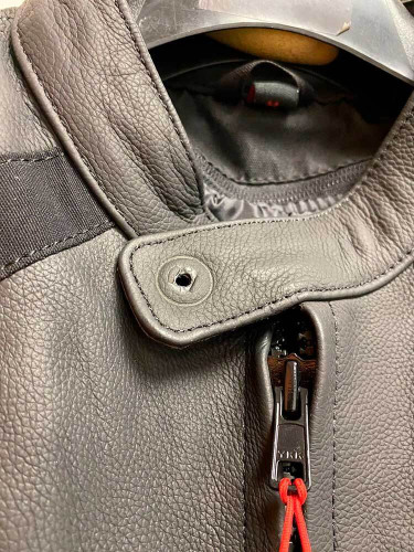 MCP Мотокуртка кожаная спортивная Aragon (Оторвана застежка на воротнике)