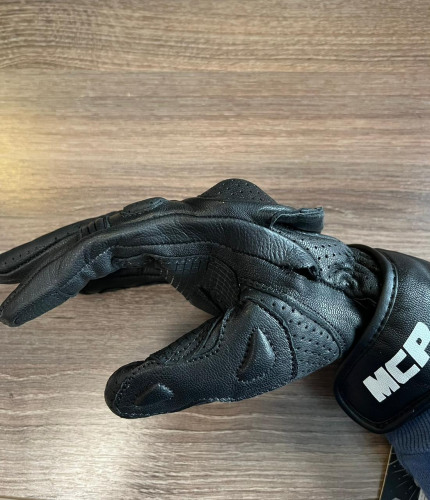 MCP Мотоперчатки Wild (Разошелся шов на правой перчатке на запястье)