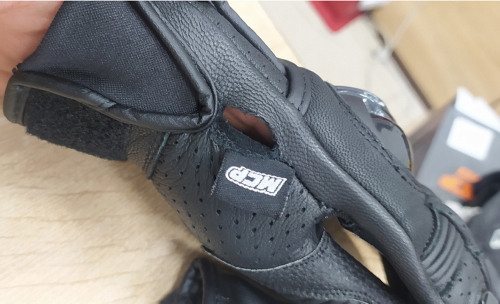 MCP Мотоперчатки Spyder (Разошелся шов возле бирки МСР)