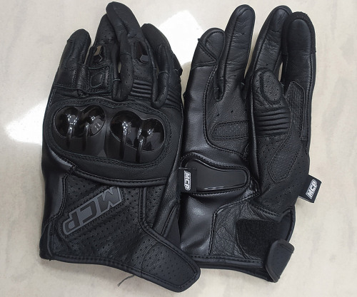 MCP Мотоперчатки Spyder (Разошелся шов возле бирки МСР)