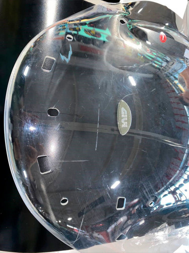 GIVI Стекло ветровое Suzuki AN 650 Burgman Executive (02-12) (Царапины по всей длине  стекла)