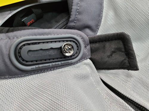 MCP Мотокуртка летняя Vernal 2 (Отлетела кнопка на вороте)