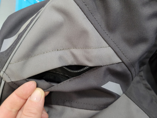 MCP Мотокуртка мужская Argon (разошелся шов клапана вентиляции)