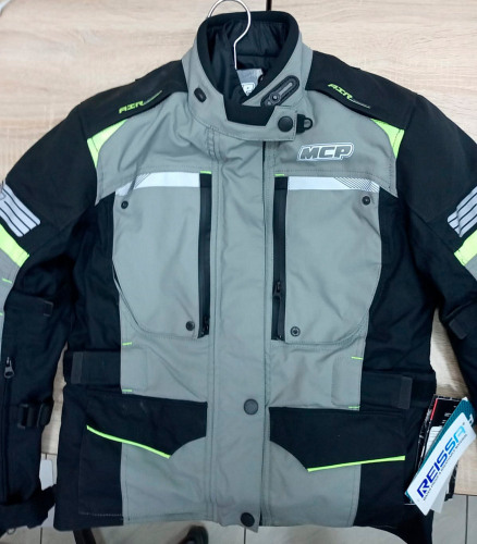 MCP Мотокуртка женская Camaro(выцвели желтые вставки на плечах, неравномерный цвет)