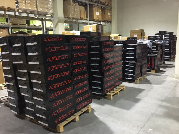 Новое поступление мотоэкипировки Alpinestars: Хиты продаж и новинки 2017 года.