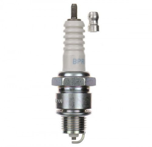 NGK BPR8HS 055 свеча зажигания  