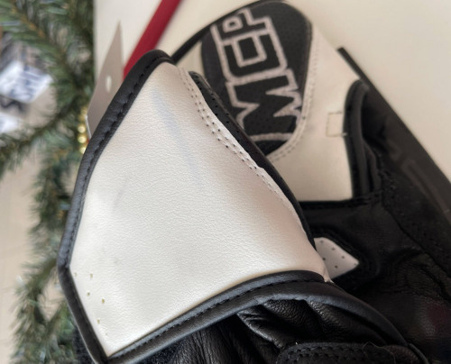 MCP Мотоперчатки спортивные Prime (Потемнение материала на белых сегментах)