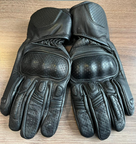 MCP Мотоперчатки Wild (Разошелся шов на правой перчатке на запястье)